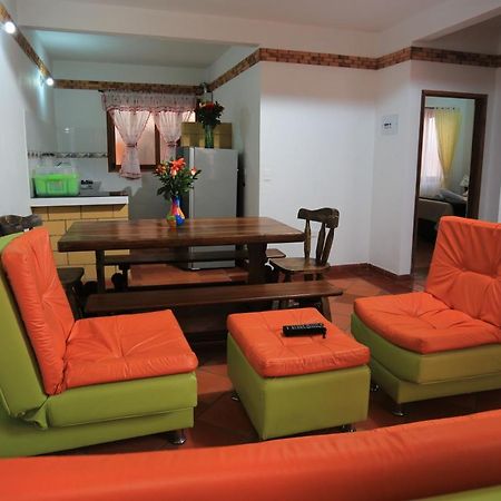 Apartahotel La Gran Familia Villa de Leyva Buitenkant foto