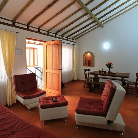 Apartahotel La Gran Familia Villa de Leyva Buitenkant foto