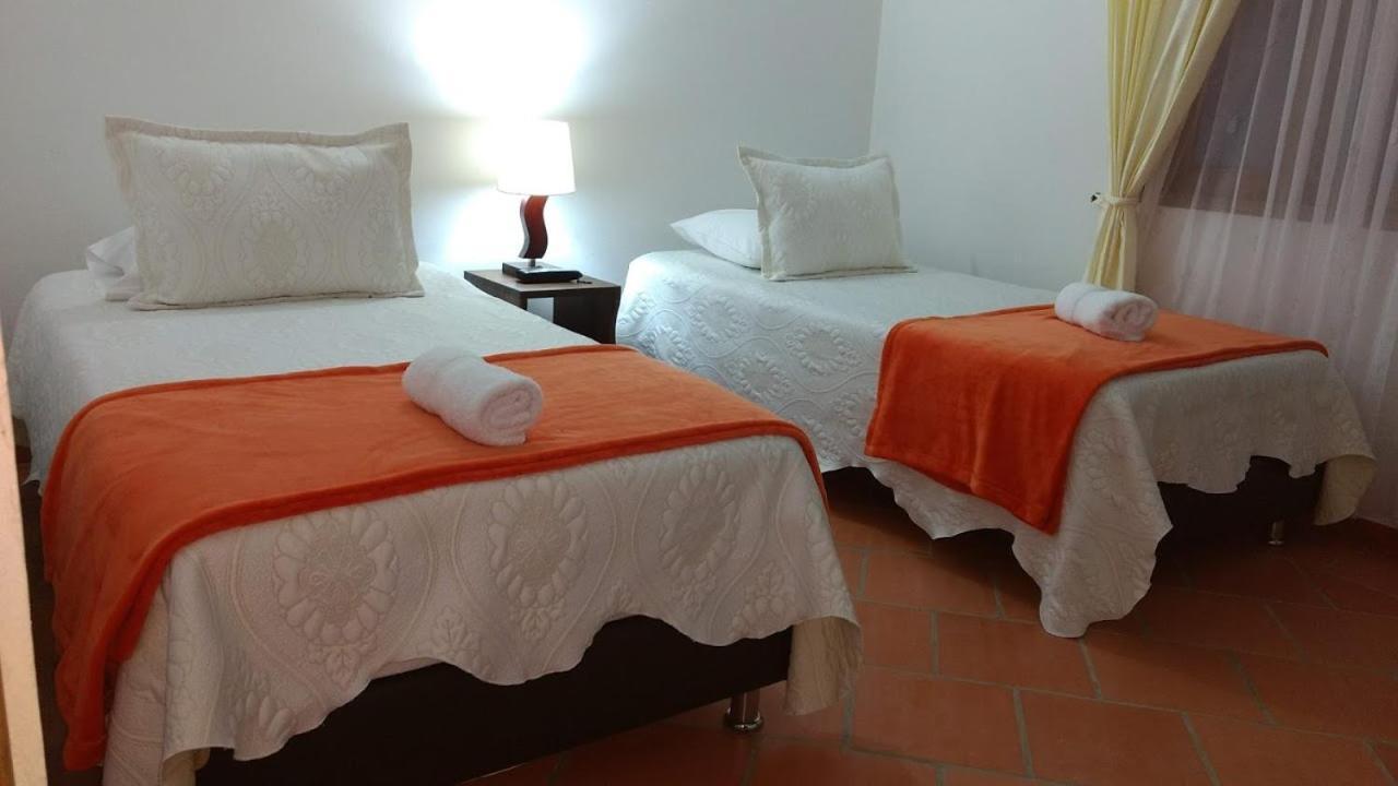 Apartahotel La Gran Familia Villa de Leyva Buitenkant foto