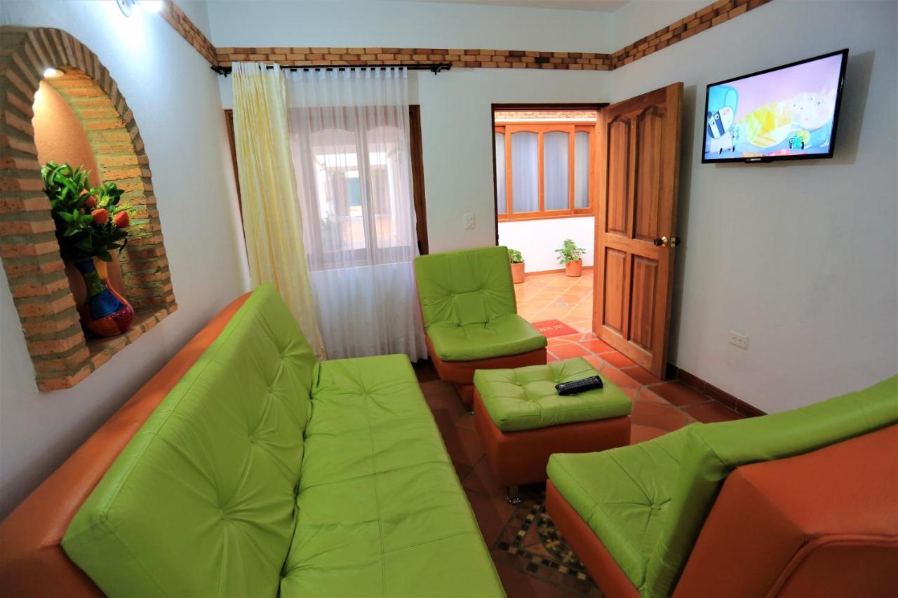 Apartahotel La Gran Familia Villa de Leyva Buitenkant foto