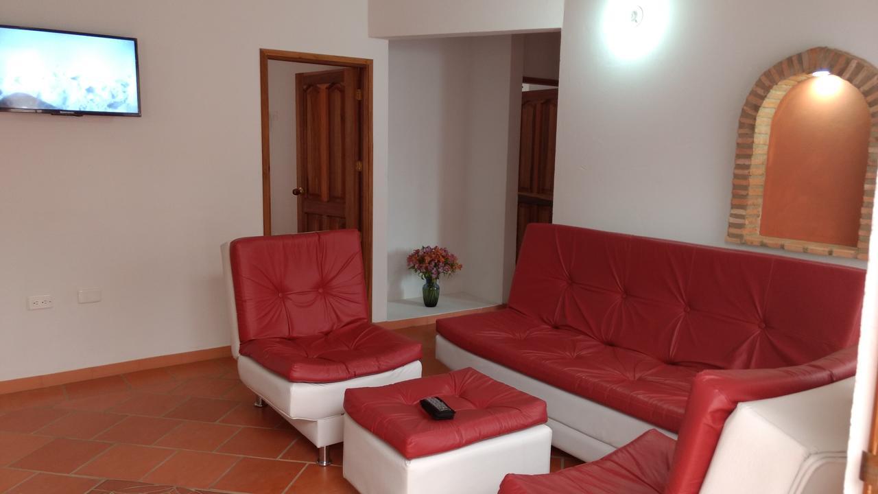 Apartahotel La Gran Familia Villa de Leyva Buitenkant foto