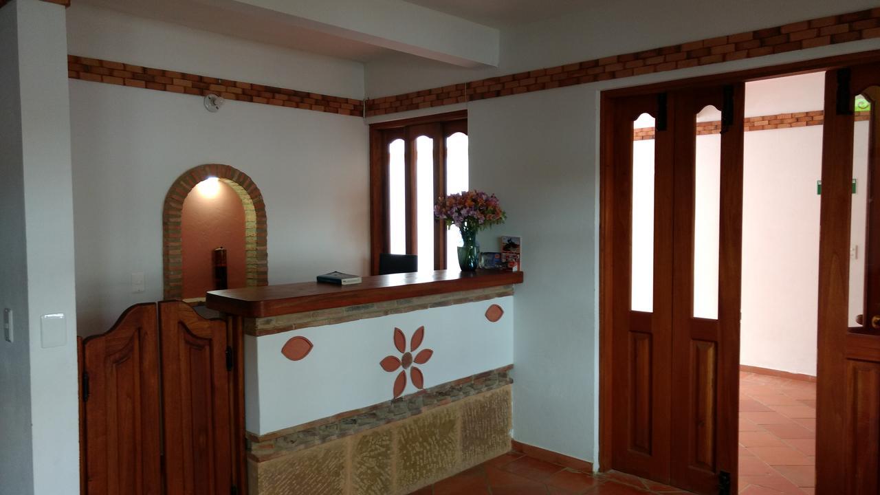 Apartahotel La Gran Familia Villa de Leyva Buitenkant foto